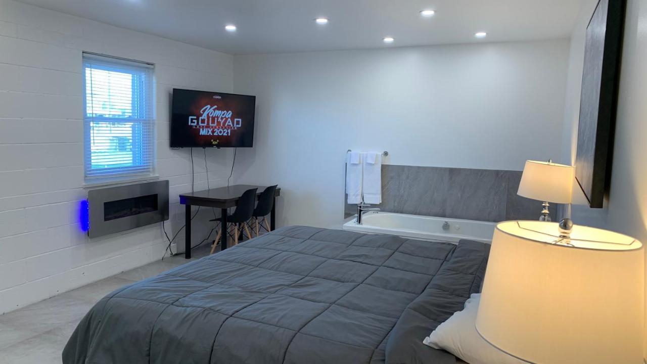 Motel Grande Ile ซาลาเบอร์รี เดอ แวลลีย์ฟิลด์ ภายนอก รูปภาพ