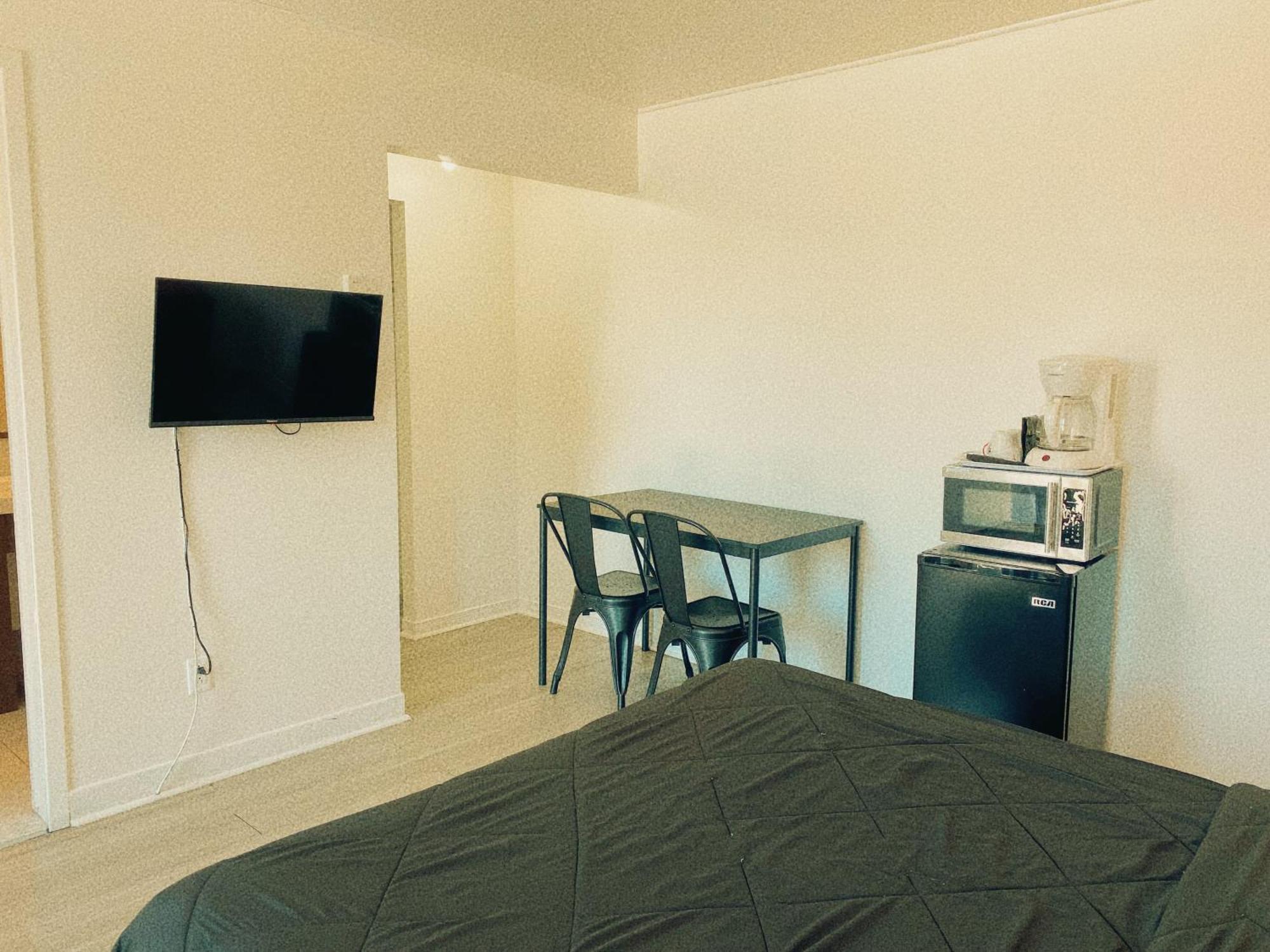 Motel Grande Ile ซาลาเบอร์รี เดอ แวลลีย์ฟิลด์ ภายนอก รูปภาพ