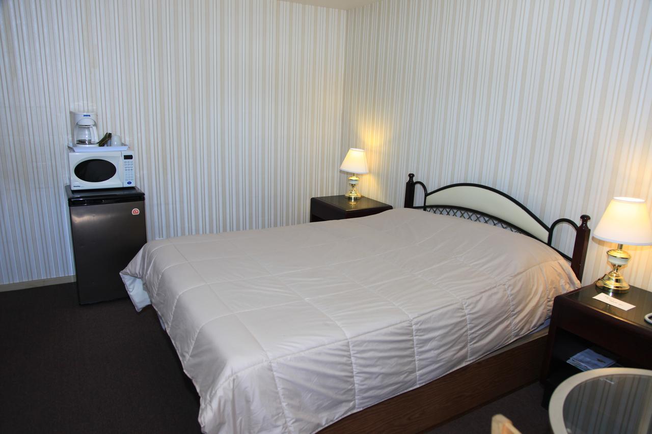 Motel Grande Ile ซาลาเบอร์รี เดอ แวลลีย์ฟิลด์ ภายนอก รูปภาพ