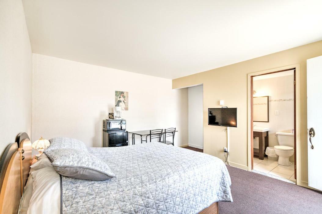 Motel Grande Ile ซาลาเบอร์รี เดอ แวลลีย์ฟิลด์ ภายนอก รูปภาพ