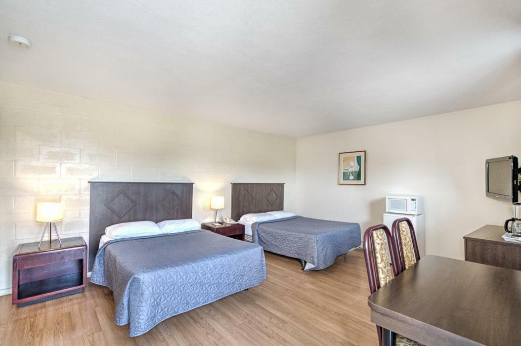 Motel Grande Ile ซาลาเบอร์รี เดอ แวลลีย์ฟิลด์ ภายนอก รูปภาพ